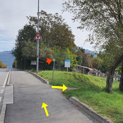 FOto nr. 8 incrociamo sulla nostra destra una strada sterrata (Via Parri) - © G.S. Marinelli, riproduzione vietata.