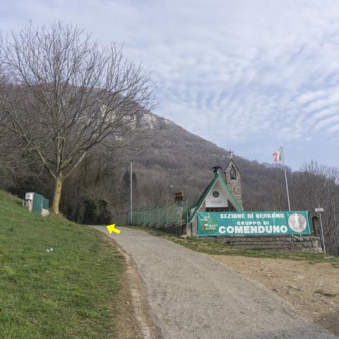 Foto nr. 3 arriviamo alla cappella degli Alpini, che lasceremo sulla nostra destra  - © G.S. Marinelli, riproduzione vietata.