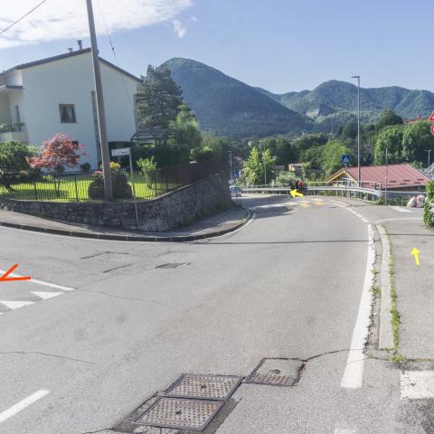 Foto nr. 9 superiamo il parcheggio sulla nostra destra e l'ingresso al parco comunale  "Il Fini Bondo" - © G.S. Marinelli, riproduzione vietata.