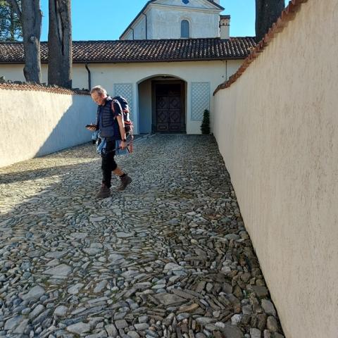 Ingresso all'Eremo di San Genesio  - © G.S. Marinelli, riproduzione vietata.