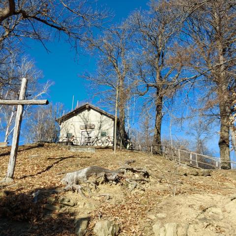 Monte San Genesio - Rifugio Alpino  - © G.S. Marinelli, riproduzione vietata.