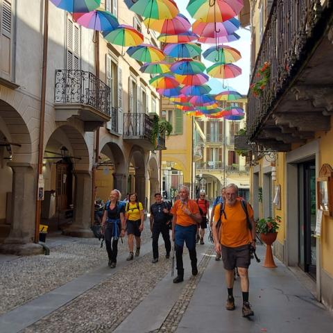 Entrati in Puisogne centro  - © G.S. Marinelli, riproduzione vietata.