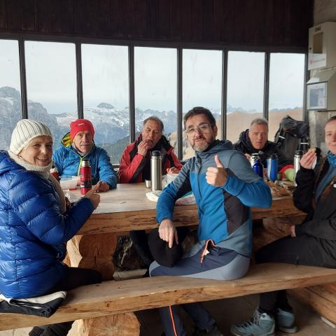 Sosta Pranzo presso Rifugio San Fermo  - © G.S. Marinelli, riproduzione vietata.