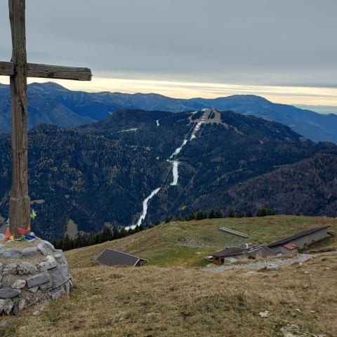 Discesa per il rientro verso "Malga San Fermo"  - © G.S. Marinelli, riproduzione vietata.