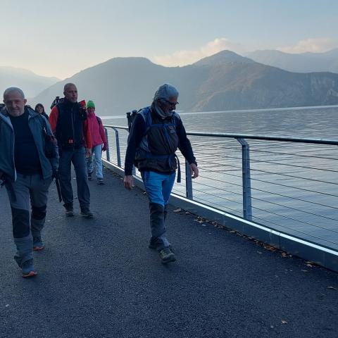 Lungo Lago tra Toline e Pisogne  - © G.S. Marinelli, riproduzione vietata.