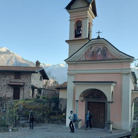 Chiesetta di Capo di Lago  - © G.S. Marinelli, riproduzione vietata.