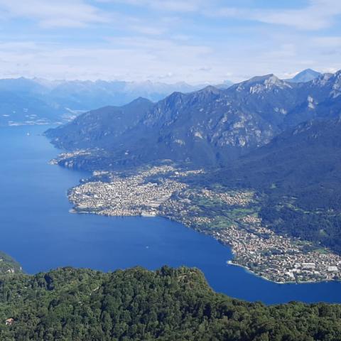 Viata panoramica verso il lago del Ramo di Lecco  - © G.S. Marinelli, riproduzione vietata.