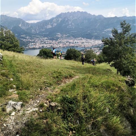  Vista panoramica su Lecco e Monte Resegone - © G.S. Marinelli, riproduzione vietata.