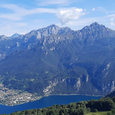  Vista panoramica verso le Grigne - © G.S. Marinelli, riproduzione vietata.