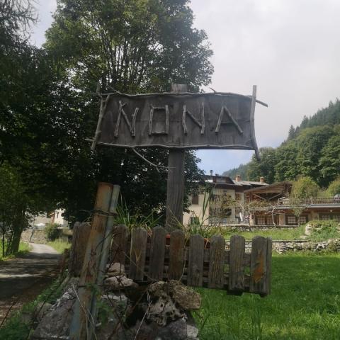 Partenza da Nona di Vilminore  - © G.S. Marinelli, riproduzione vietata.