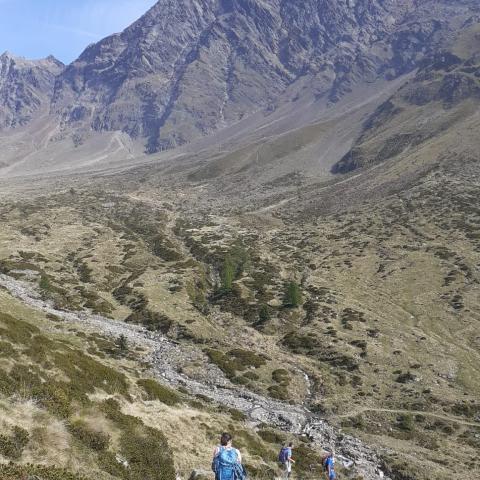 In discesa verso il Bivacco Saverio Occhi  - © G.S. Marinelli, riproduzione vietata.